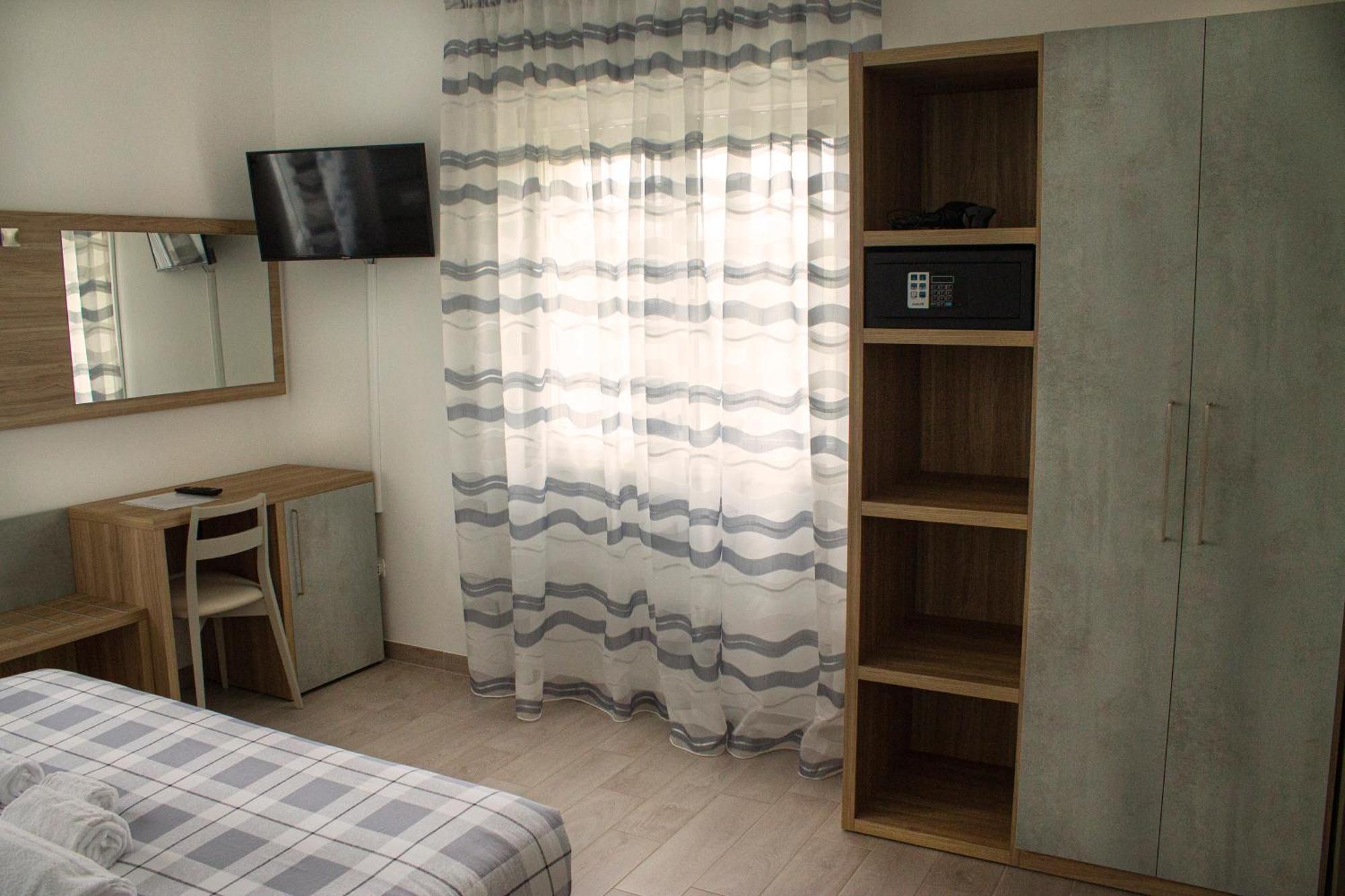 B&B Arco Dei Sogni เชลาโน ภายนอก รูปภาพ