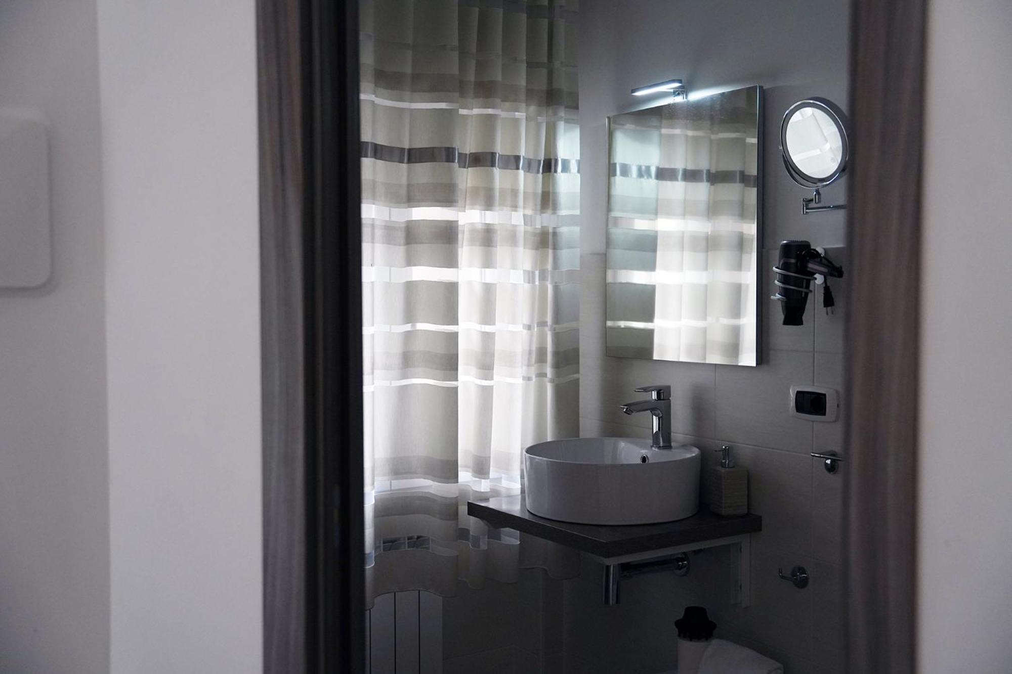 B&B Arco Dei Sogni เชลาโน ภายนอก รูปภาพ