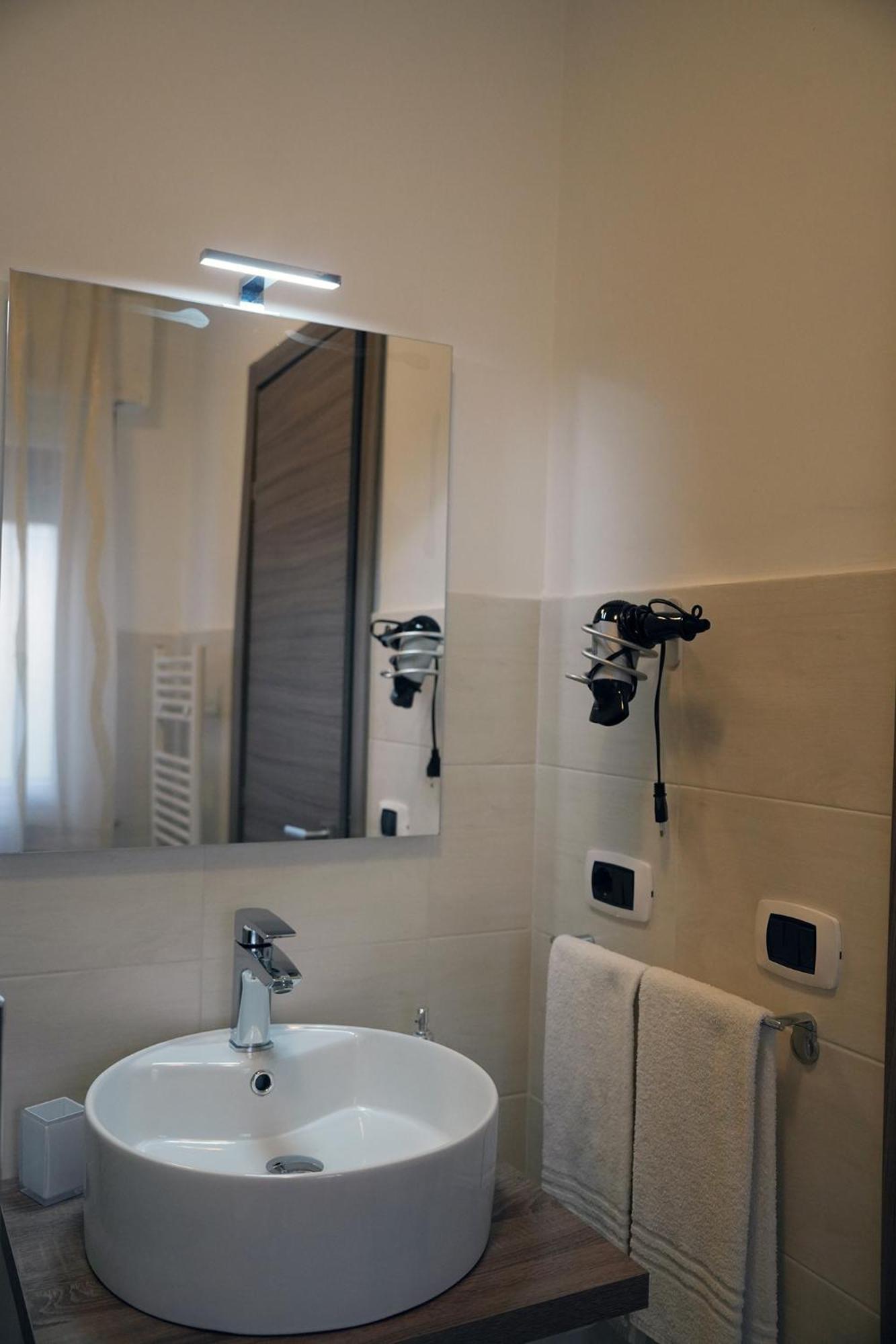 B&B Arco Dei Sogni เชลาโน ภายนอก รูปภาพ