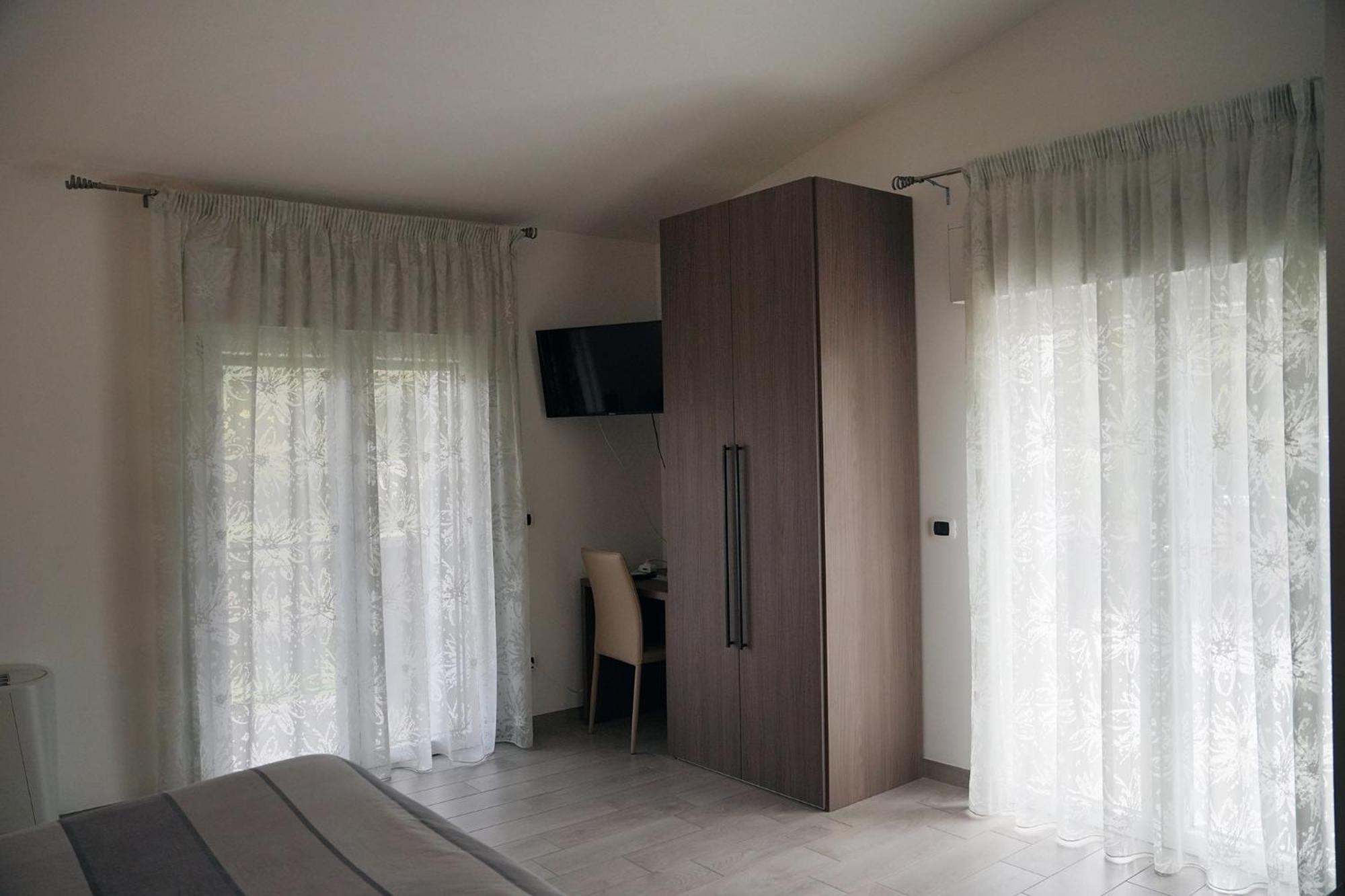 B&B Arco Dei Sogni เชลาโน ภายนอก รูปภาพ