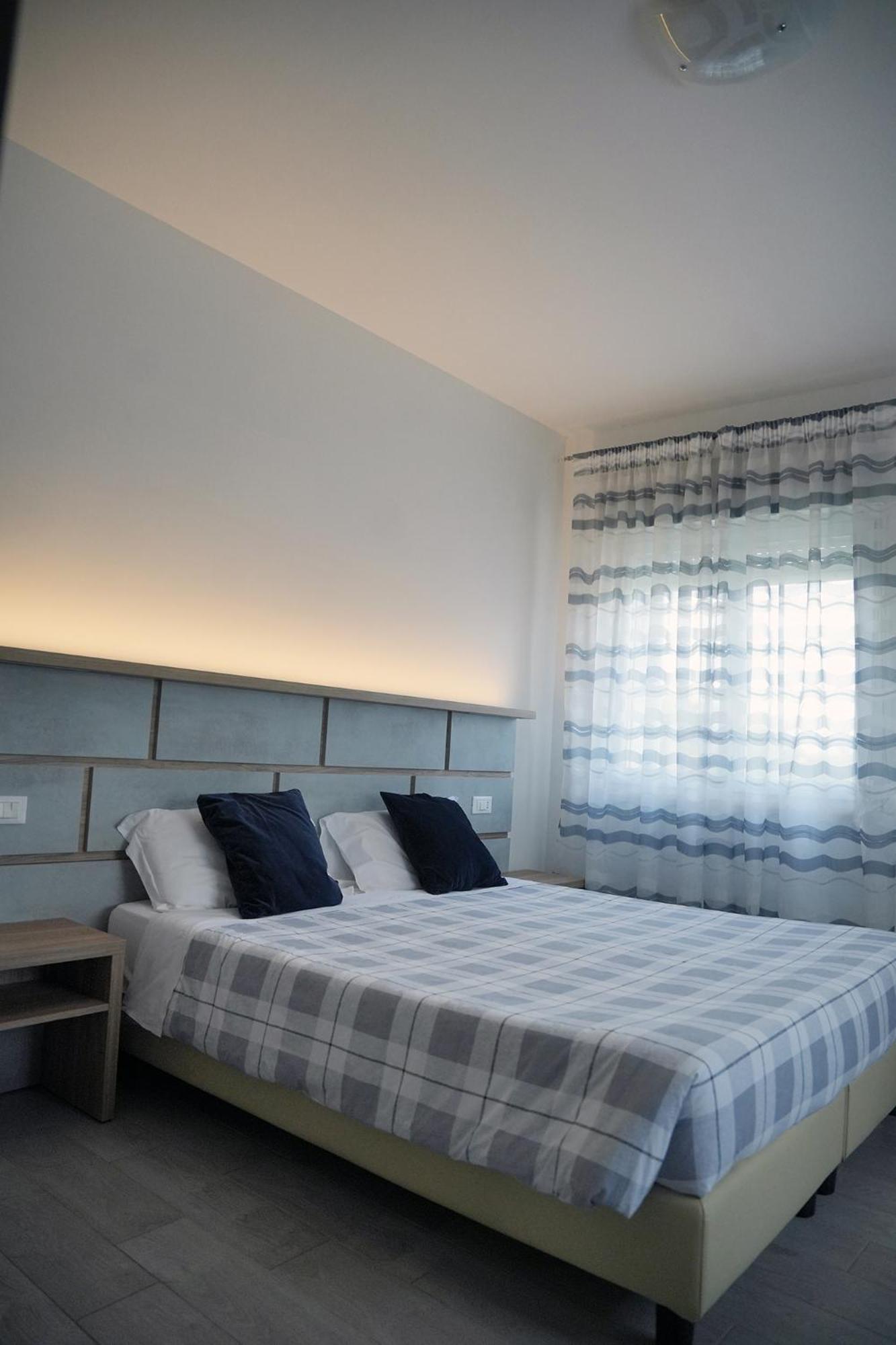 B&B Arco Dei Sogni เชลาโน ภายนอก รูปภาพ