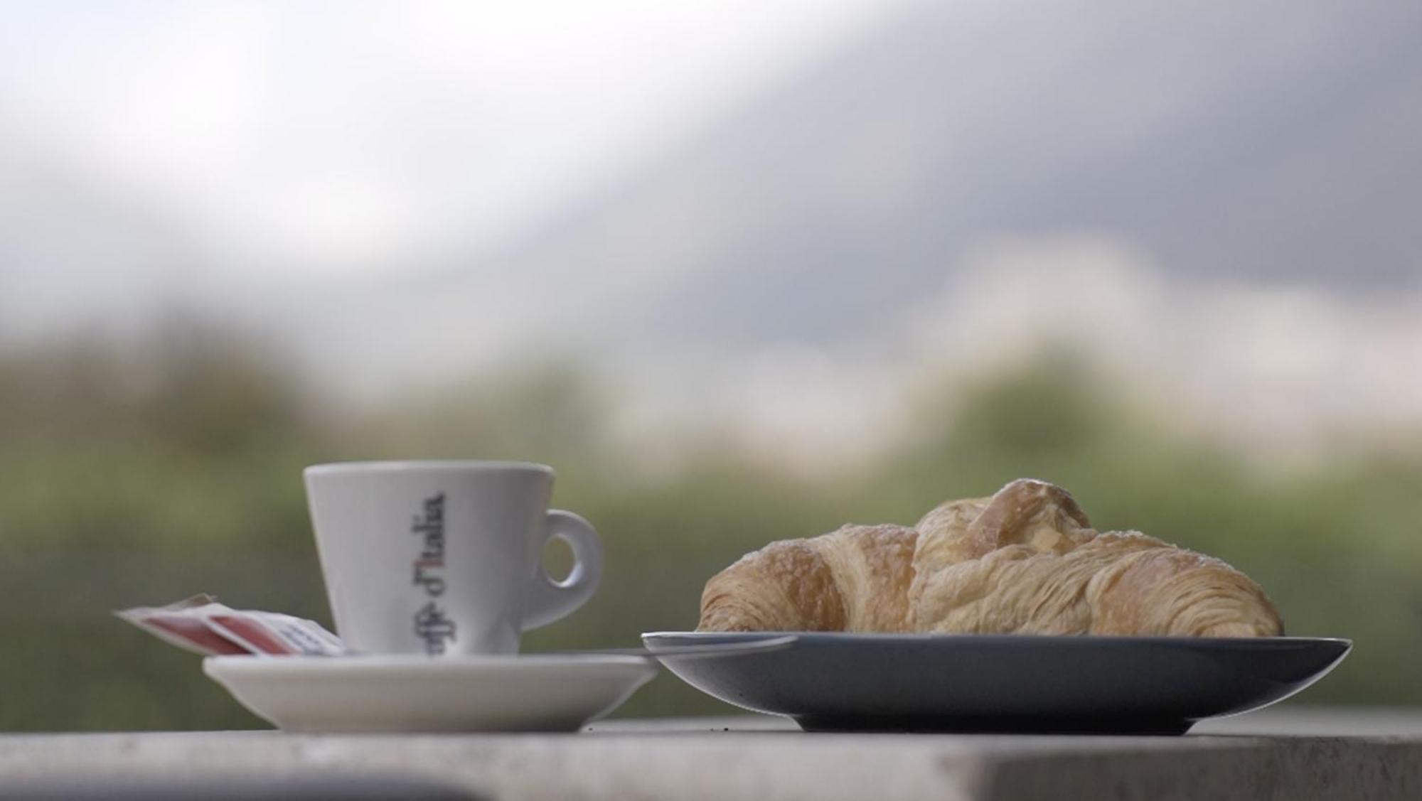 B&B Arco Dei Sogni เชลาโน ภายนอก รูปภาพ