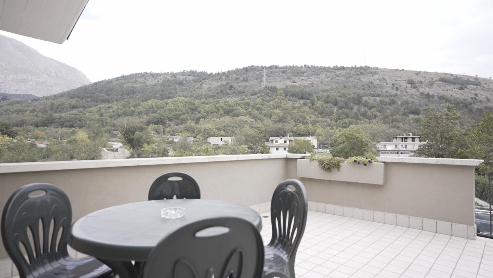 B&B Arco Dei Sogni เชลาโน ภายนอก รูปภาพ